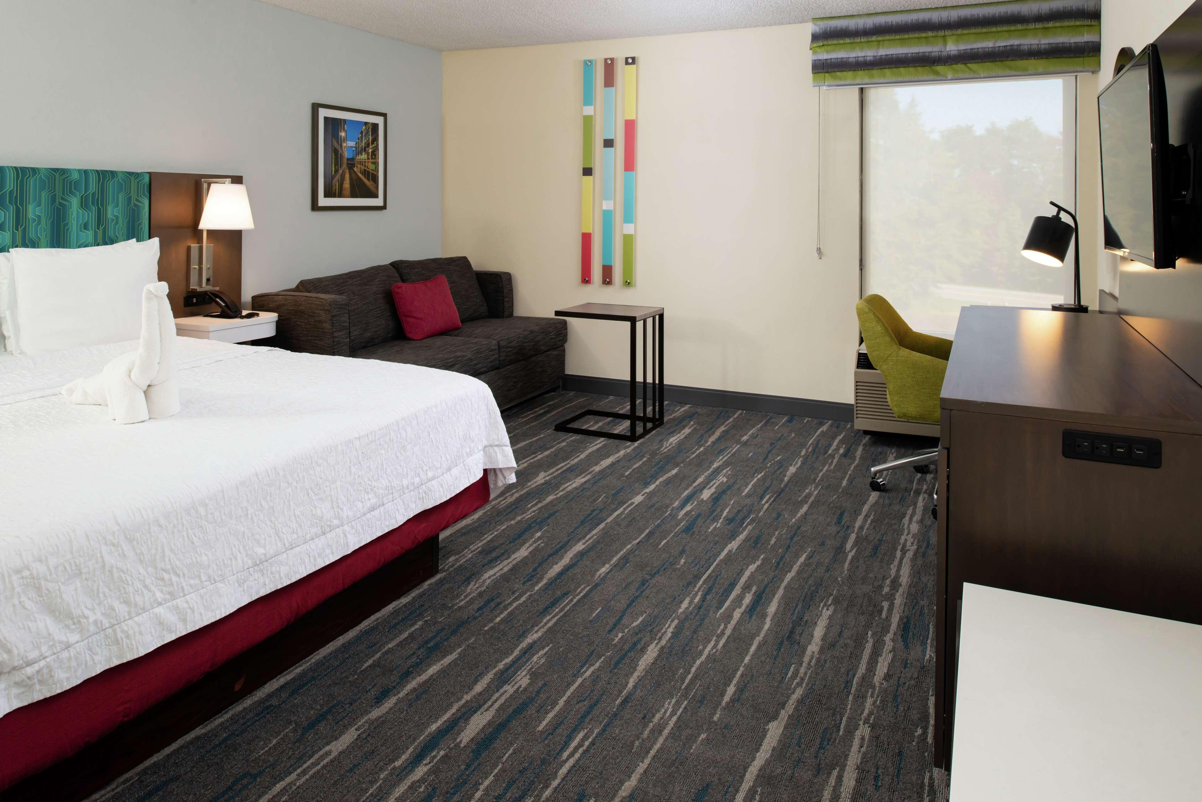 Hampton Inn Greensboro Airport Экстерьер фото