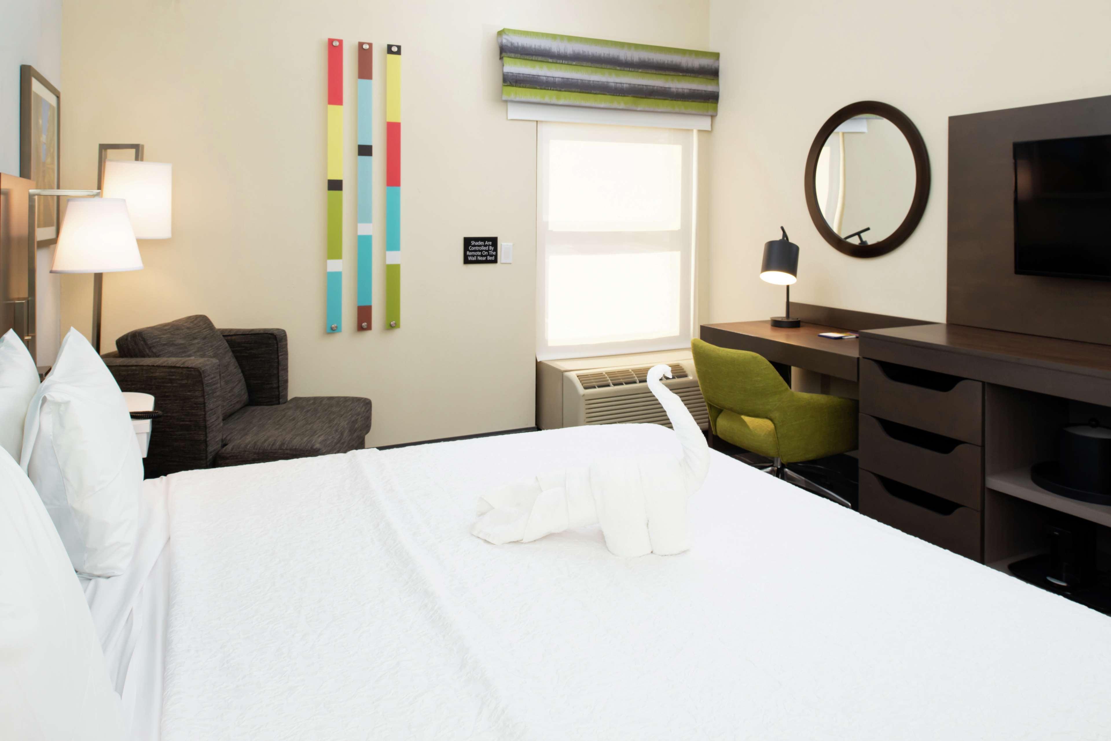 Hampton Inn Greensboro Airport Экстерьер фото