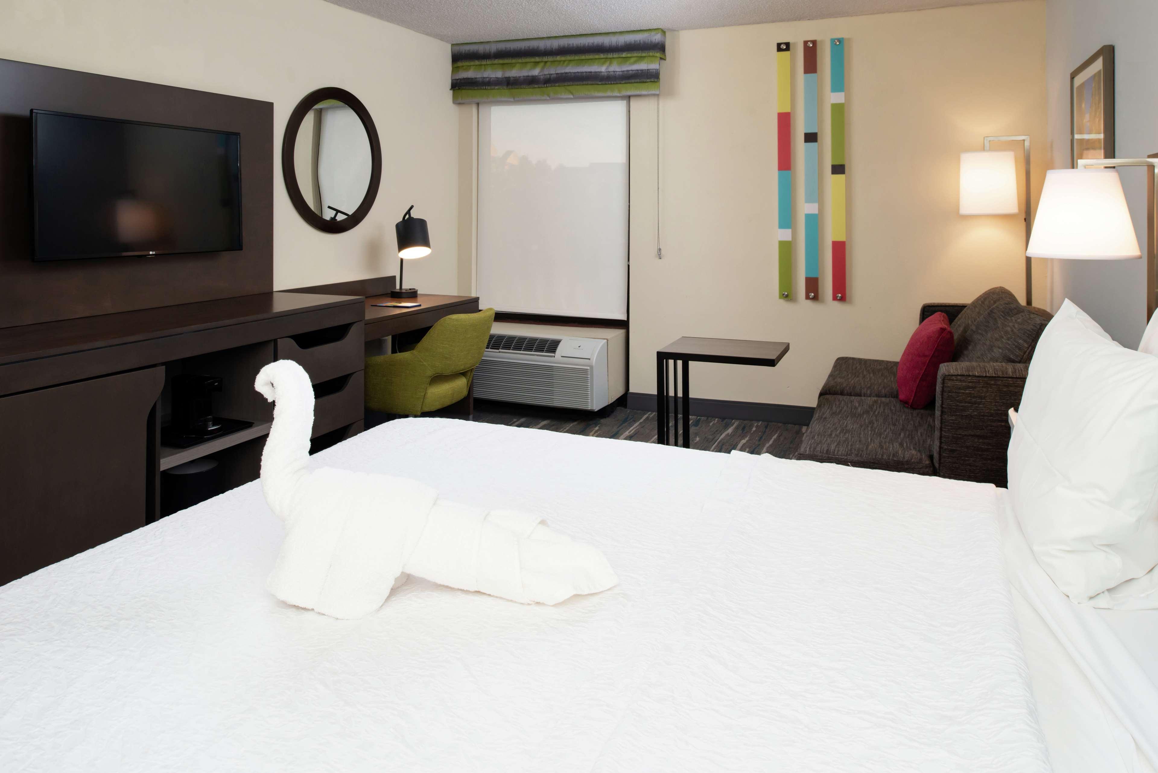 Hampton Inn Greensboro Airport Экстерьер фото