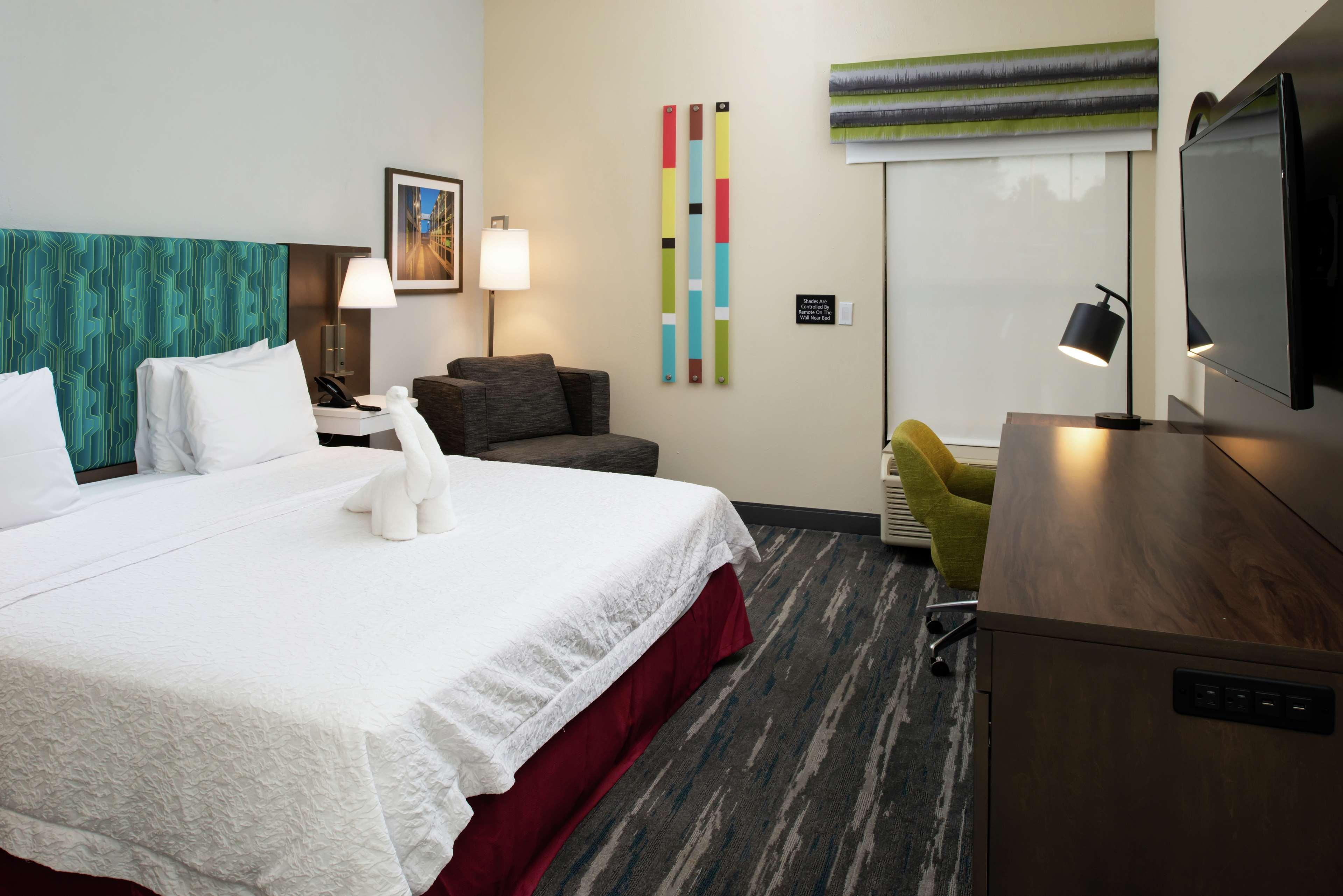 Hampton Inn Greensboro Airport Экстерьер фото