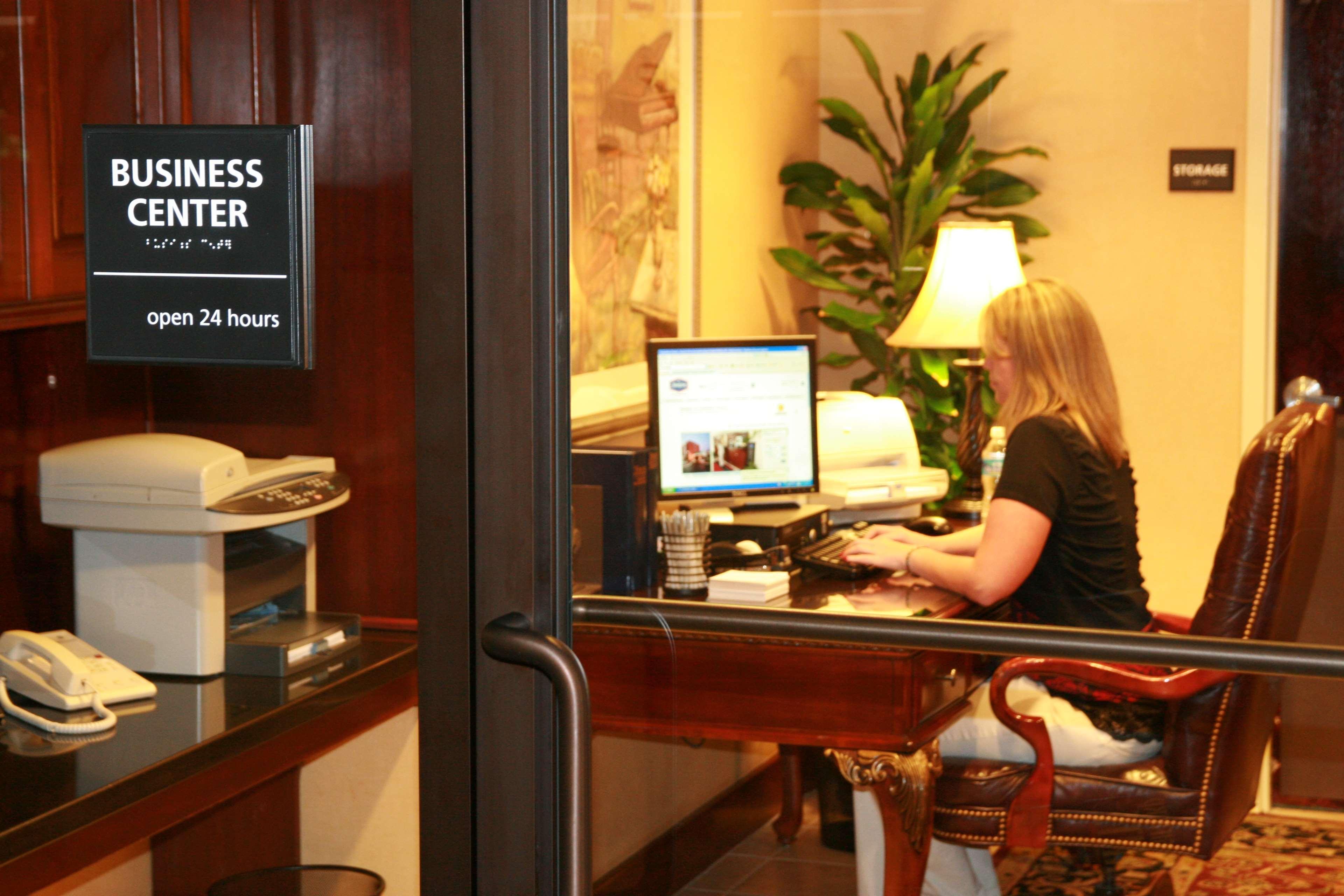 Hampton Inn Greensboro Airport Интерьер фото