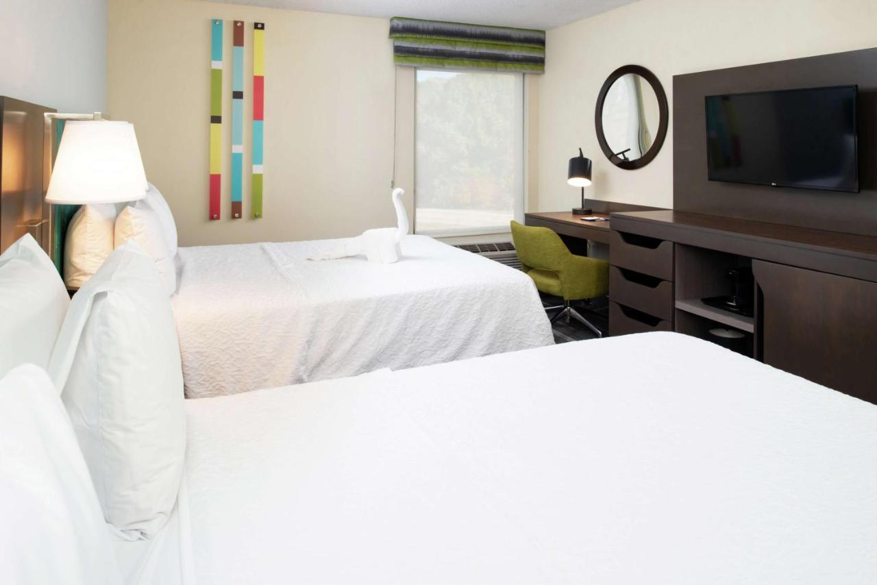 Hampton Inn Greensboro Airport Экстерьер фото