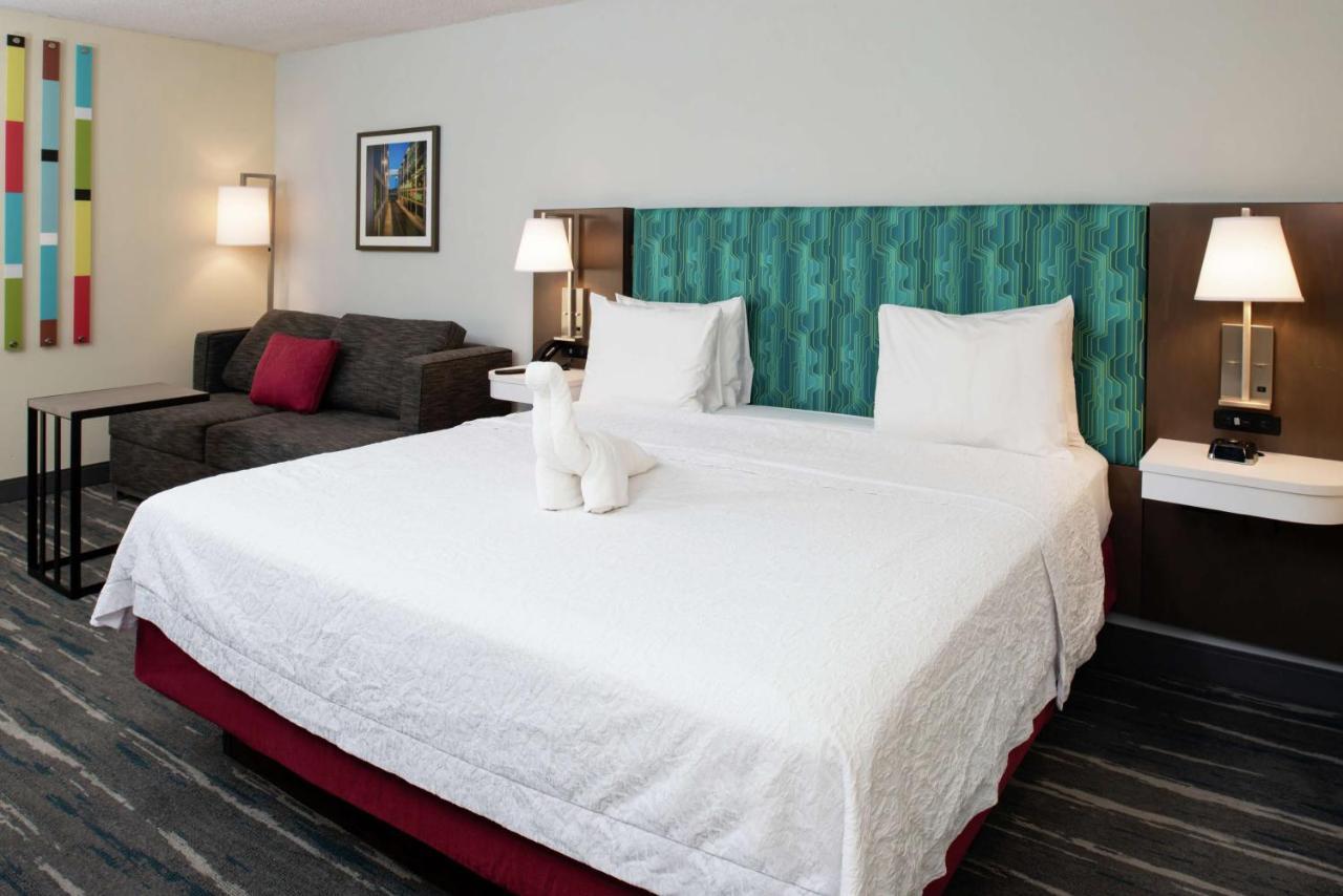 Hampton Inn Greensboro Airport Экстерьер фото