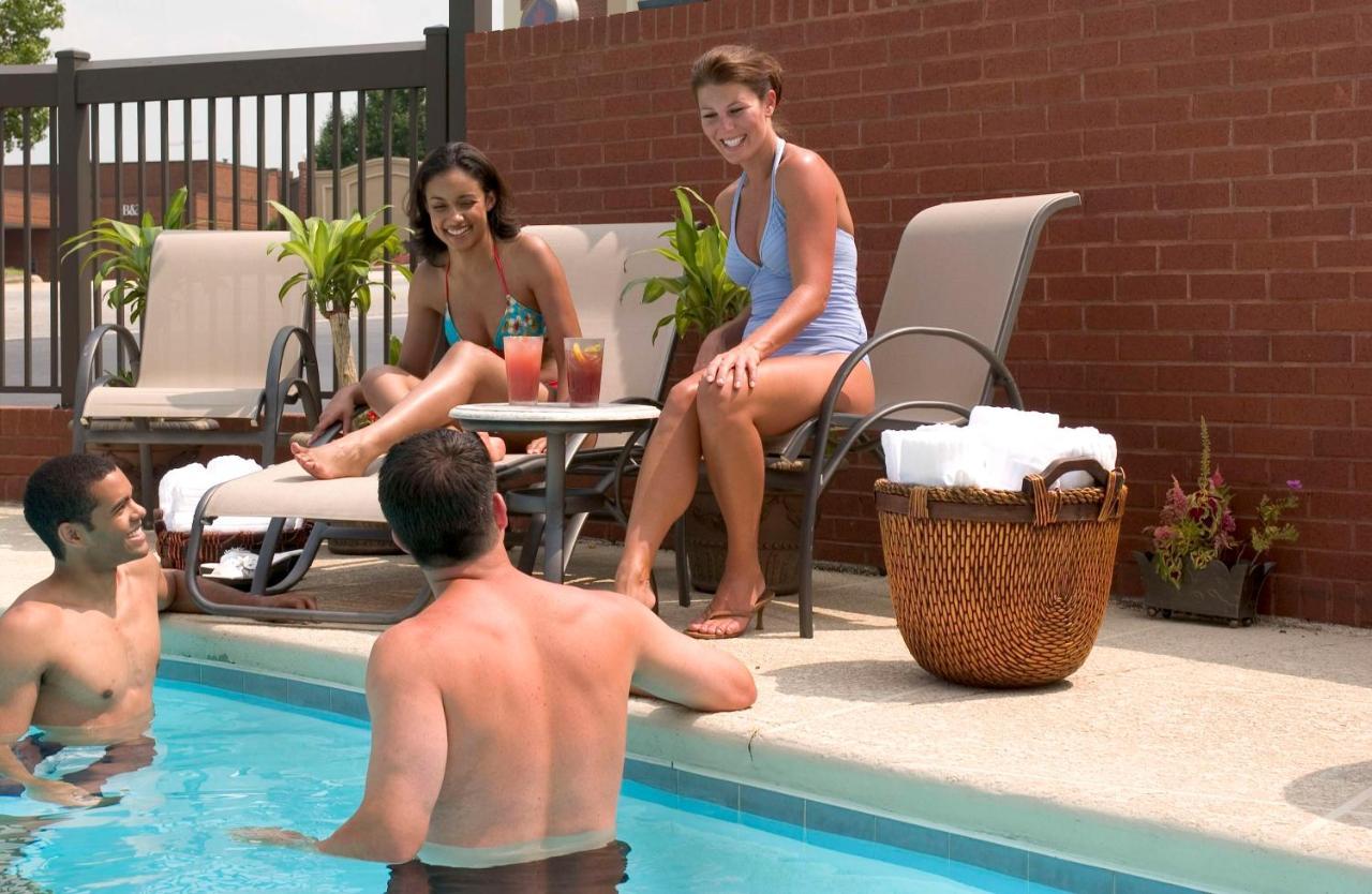 Hampton Inn Greensboro Airport Экстерьер фото
