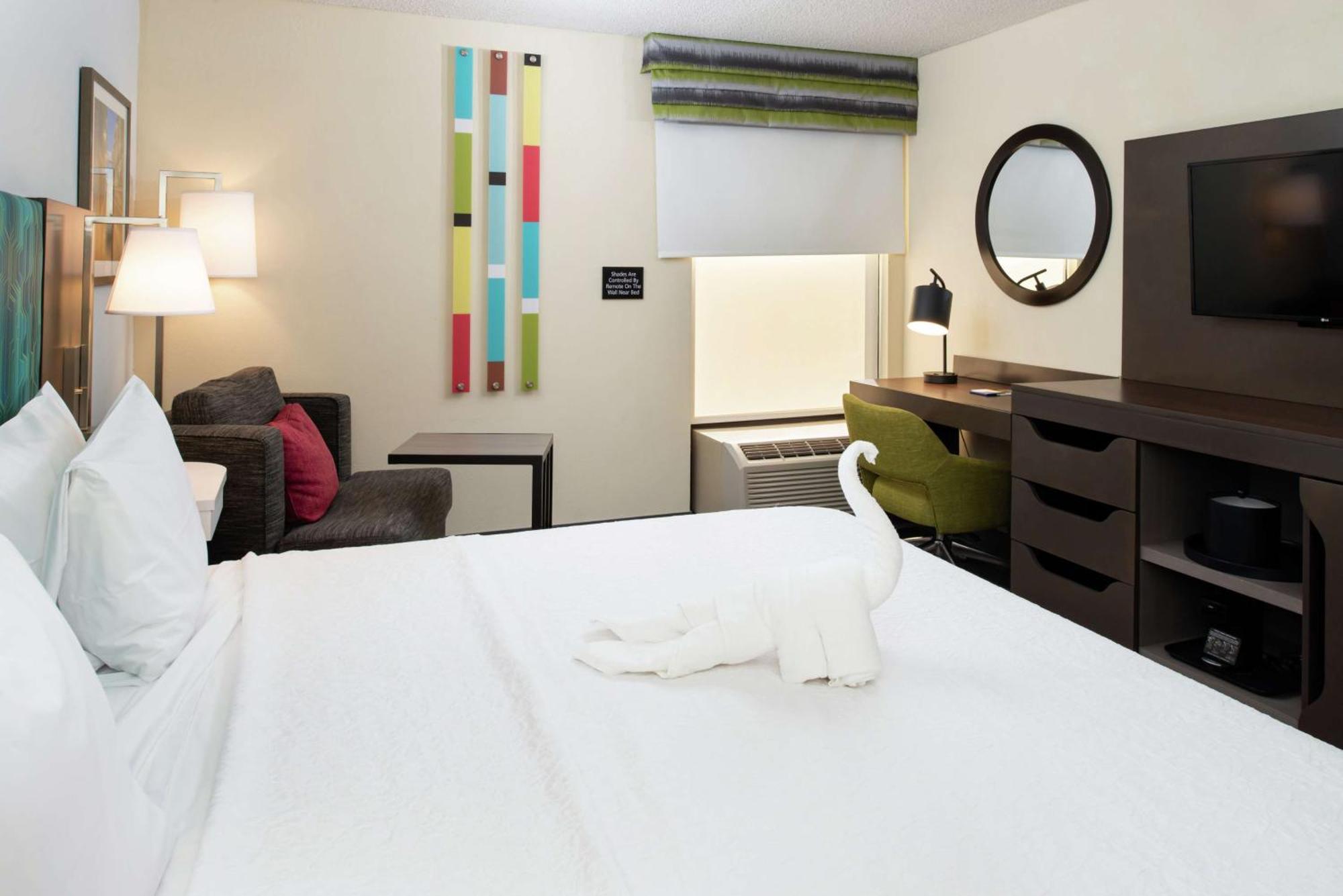 Hampton Inn Greensboro Airport Экстерьер фото
