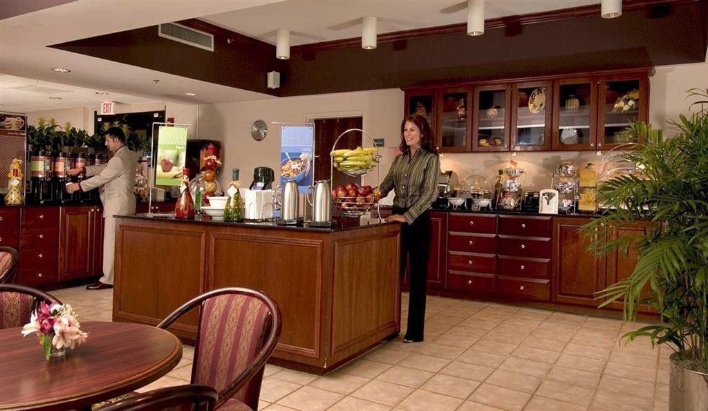 Hampton Inn Greensboro Airport Ресторан фото